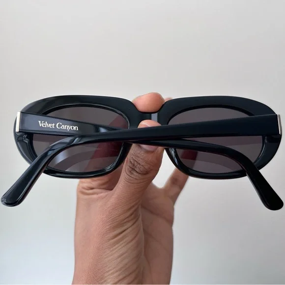 Velvet Canyon Sunglasses - Picture 2 of 4